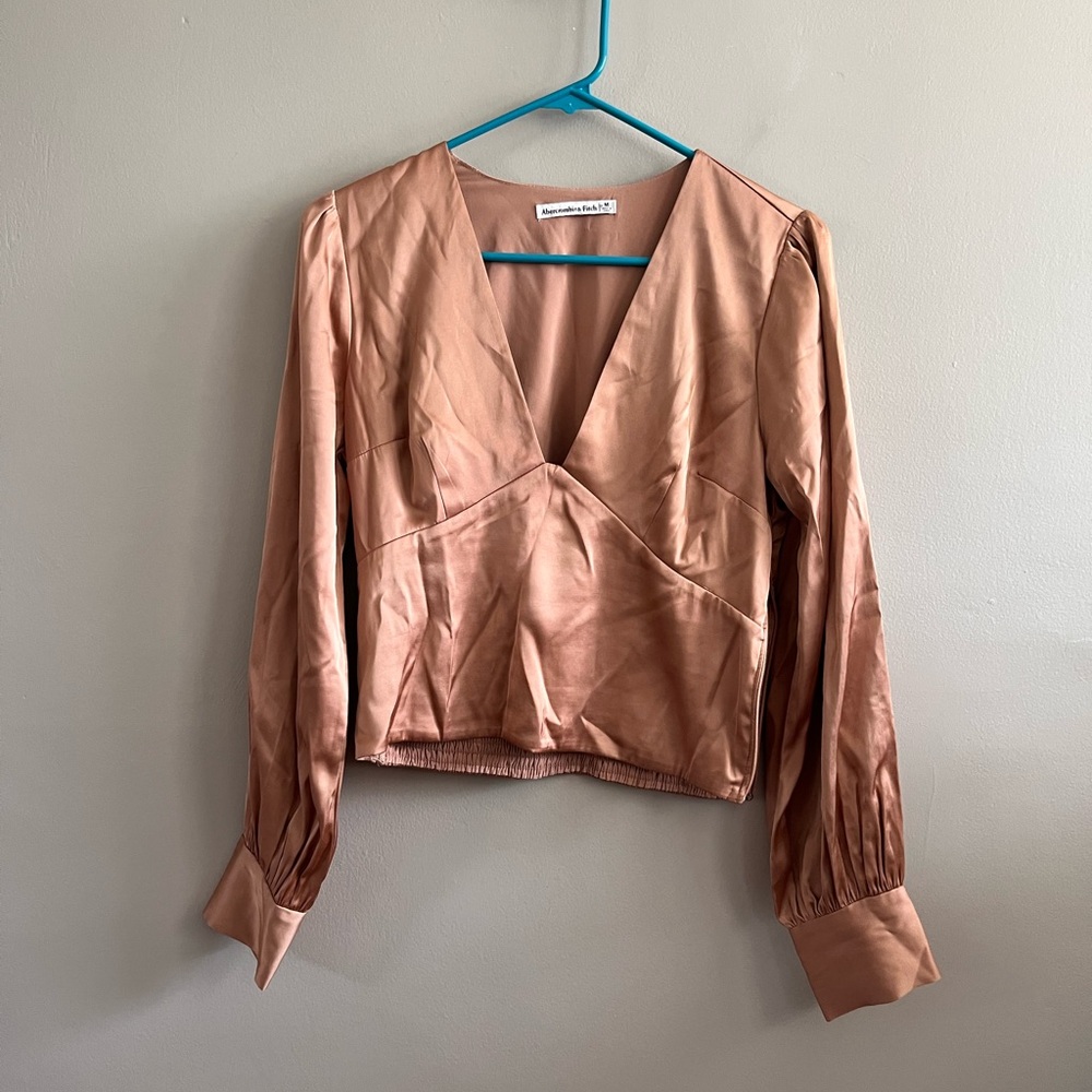 Abercrombie & Fitch Satin Long Sleeve‎ Coper Color Tan Blouse V Neck Medium